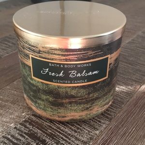 NEW FRESH BALSAM BATH AND BODY WORKS CANDLE!!